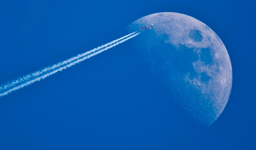 ¿Las estelas que dejan los aviones son contaminación?